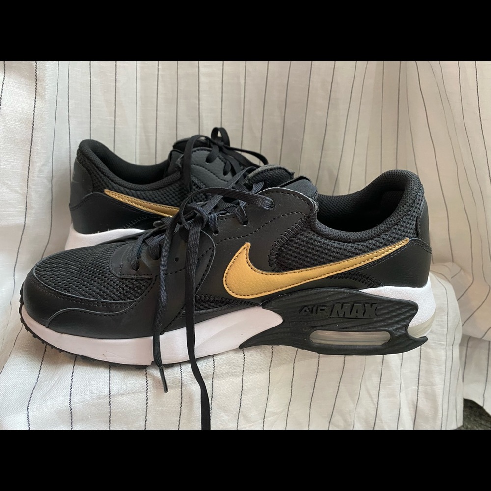Women’s Nike AirMax